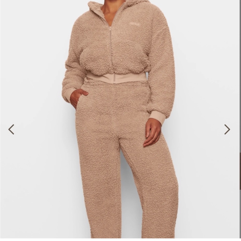 SKIMS Cozy Fleece Pajama Set in Taupe
